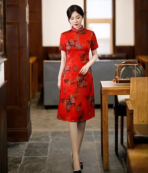Derliaus Mandarinų Apykaklės Siuvinėjimo Spausdinti Satino Qipao Trumpas Rankovės-Line Cheongsam Kinijos Moterų Vestuvinė Suknelė
